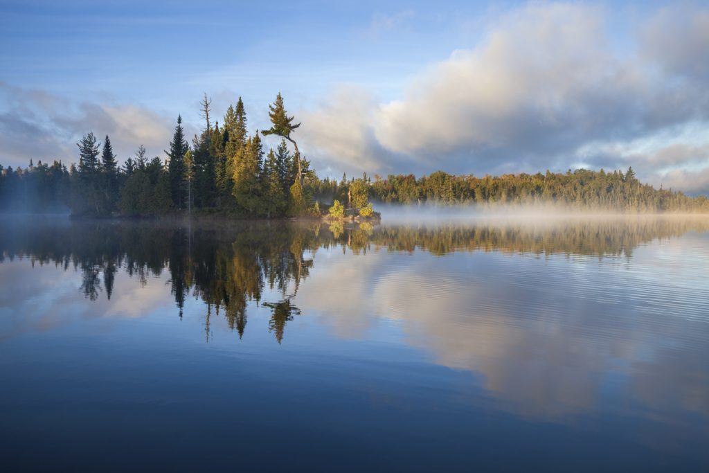 Warmia – kraina zielonych wzgórz, krystalicznych jezior i bogatej historii.