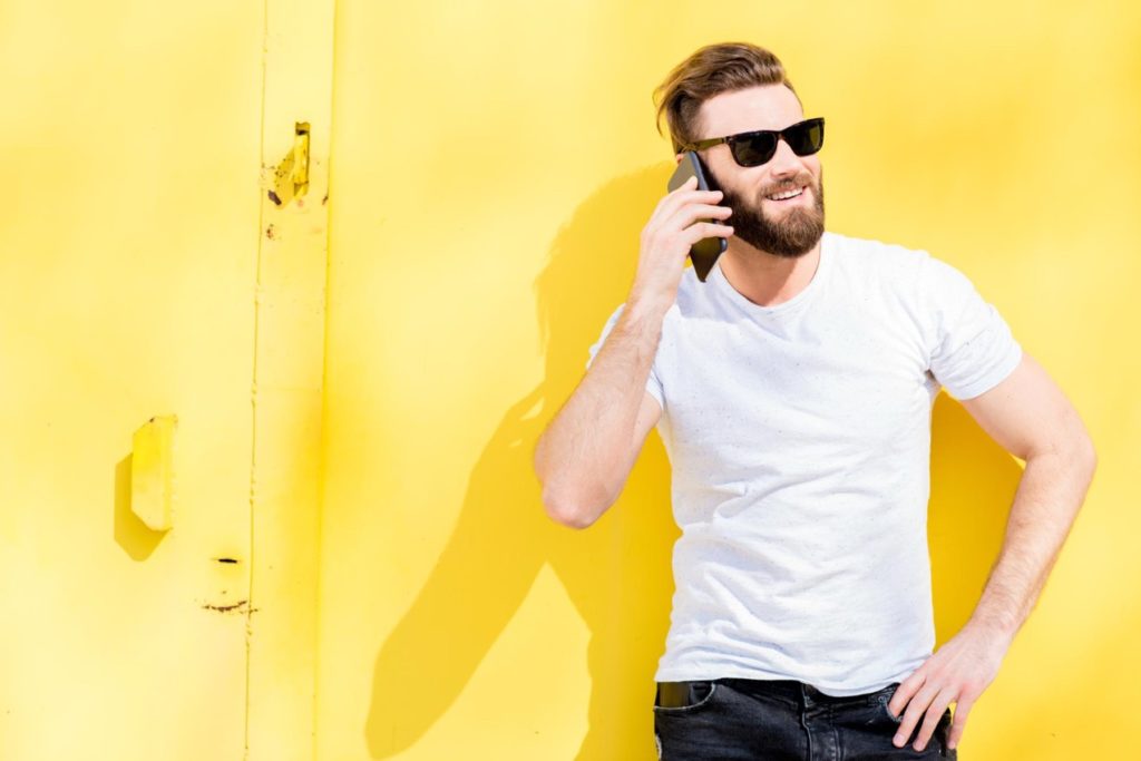 Okulary przeciwsłoneczne Versace to synonim luksusu elegancji oraz wysokiego statusu społecznego każdego mężczyzny który decyduje się je nosić